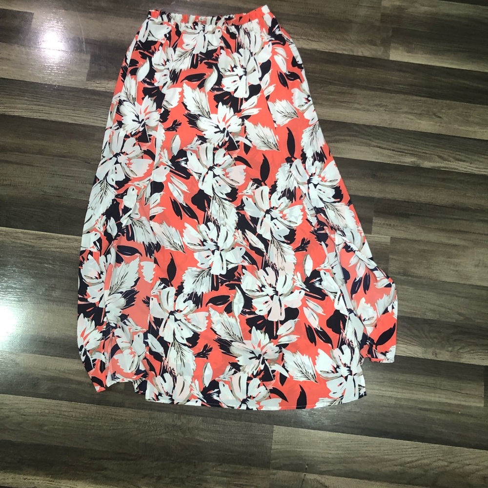Maxi Skirt 🌺🌸